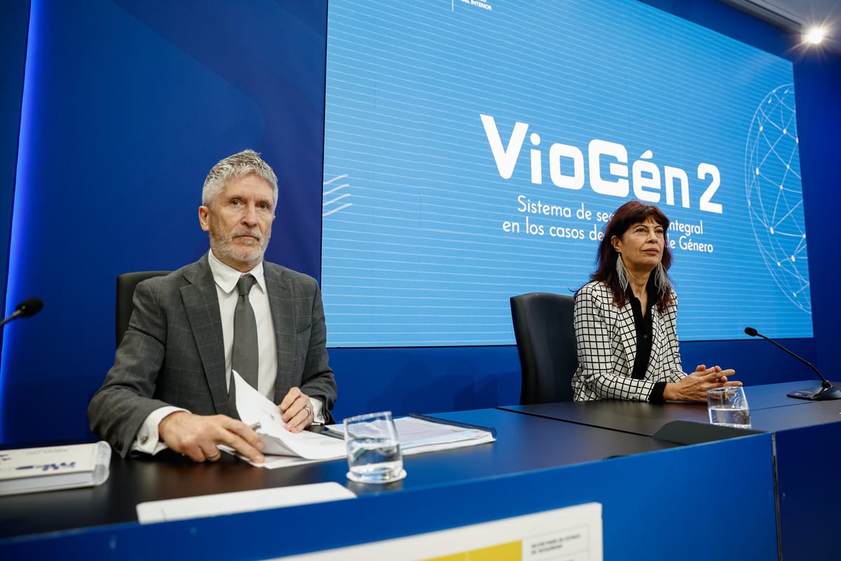 Fernando Grande-Marlaska y Ana Redondo presentan el nuevo modelo de respuesta policial a la violencia de género en Madrid. Foto: EFE/20minutos.es