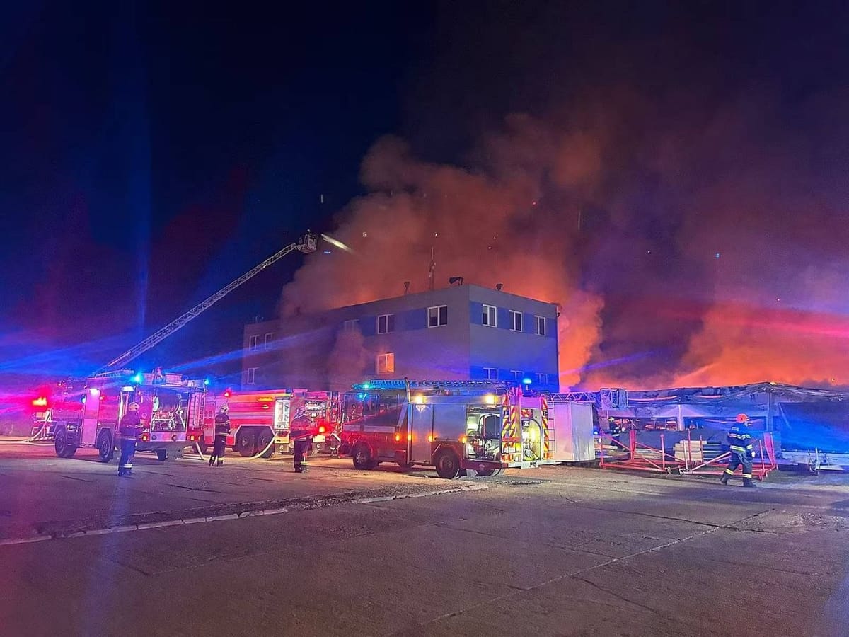 Activistas incendian un centro de producción de armas israelíes en la República Checa