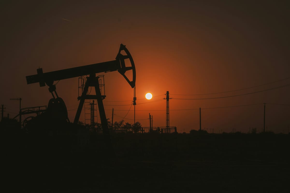 El petróleo de Texas se dispara un 8,42% tras los bombardeos en Irán