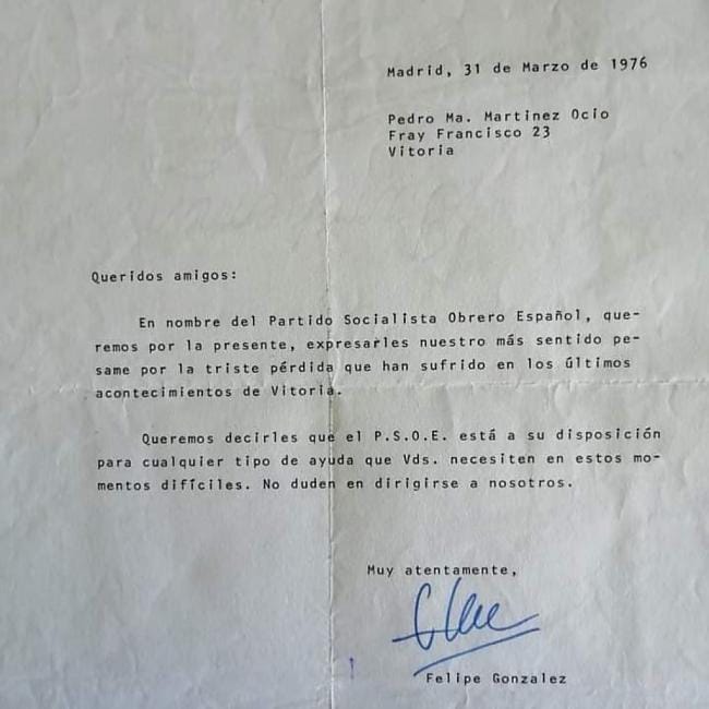 Carta de Felipe González del 31 de marzo de 1976 a la familia de uno de los obreros asesinados en Gasteiz. Foto: Fernando Hernández Sánchez (Facebook)/Martxoak 3 Elkartea