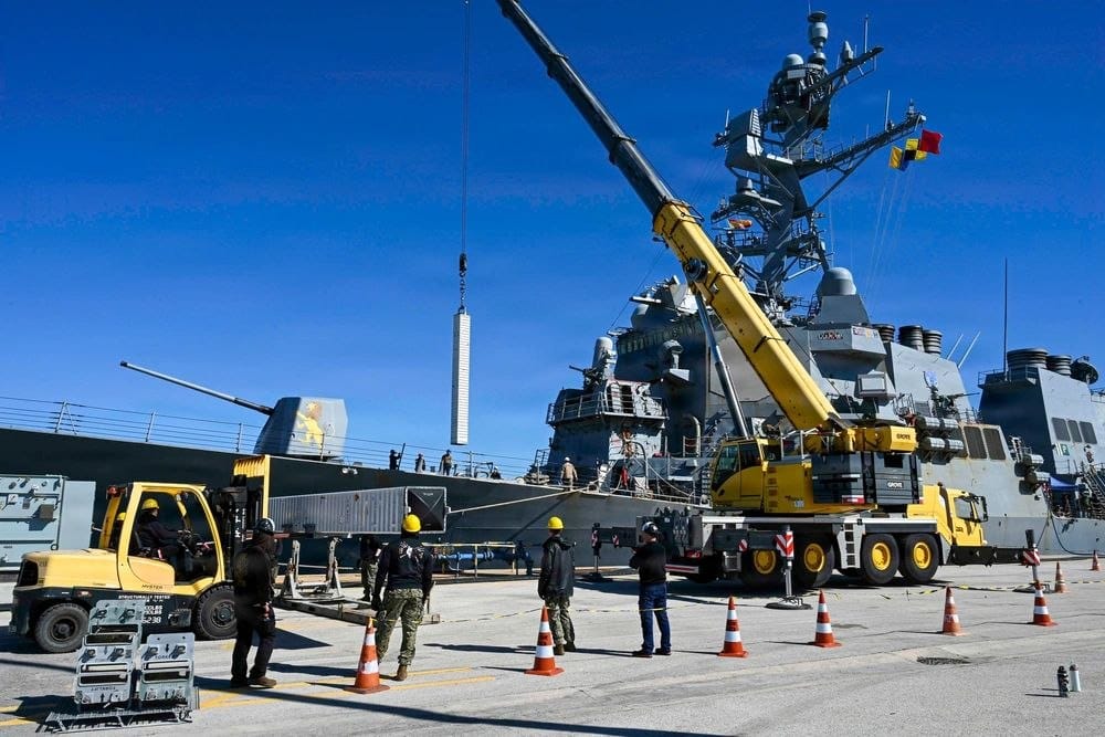 Carga en el puerto naval de Rota (Cádiz). Foto: Petty Officer 2nd Class Jett Morgan/Dvidshub
