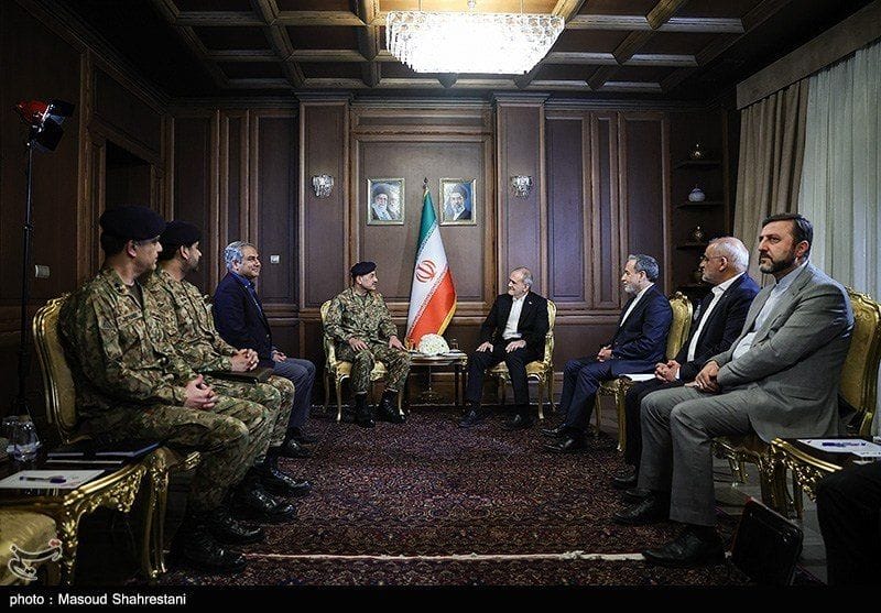 Irán reabre el estrecho de Ormuz condicionalmente