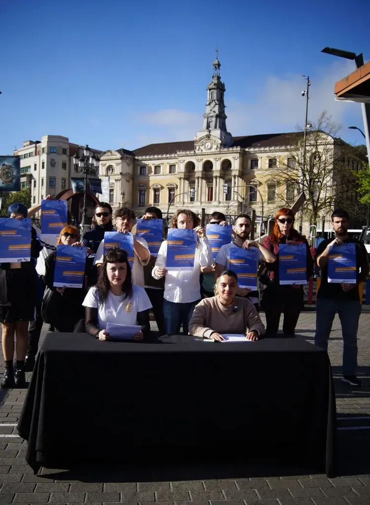 50 trabajadores de los servicios sociales de Bilbo denuncian presiones para participar en desahucios