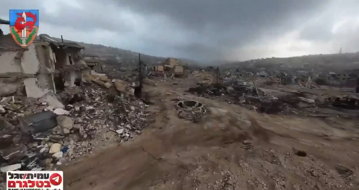 Destrucción causada por Israel en Bint Jbeil (Líbano). Fotograma: Amitseg
