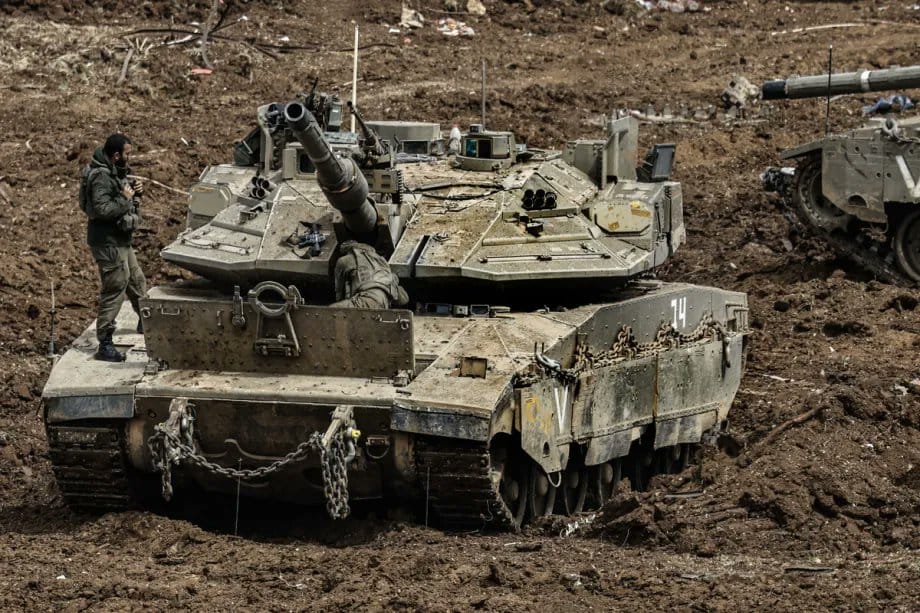 Imagen de archivo de tanques israelíes en Líbano. Foto: vía @MarioNawfal