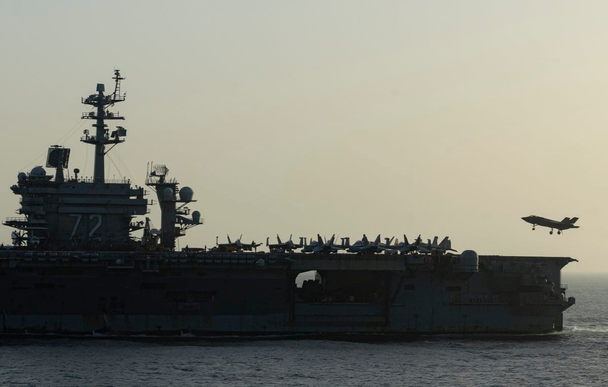 EEUU vacía sus arsenales de misiles en la guerra contra Irán