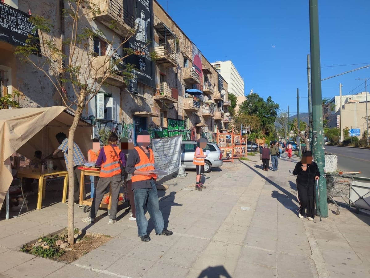 Recogida de firmas en la comunidad de Prosfygika de Antenas. Foto: @Prosfygika (X)