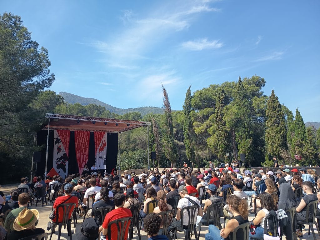 Ponencia de la OJS en las jornadas políticas contra la guerra imperialista y el fascismo en Corbera. Foto: OJS País Valencià