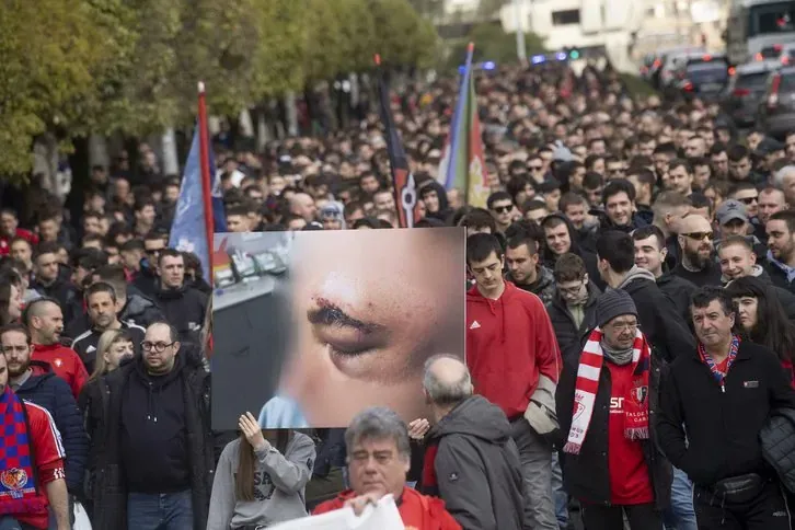 Manifestación de aficionados del Osasuna. Foto: Sadar Bizirik