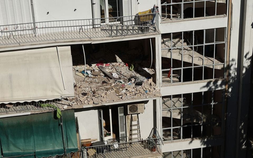 Imagen de archivo de la destrucción del un piso en Atenas en octubre de 2024 tras una explosión. Foto: ekathimerini.com