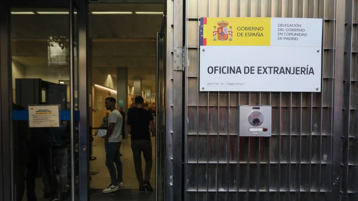 Imagen de archivo de una Oficina de Extranjería. Foto: noticiastrabajo.huffingtonpost.es
