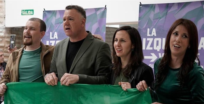Juan Antonio Delgado, diputado de Podemos en el Parlamento de Andalucía, y la diputada y secretaria general de Podemos, Ione Belarra, en un acto en Sevilla. Foto de archivo: Podemos
