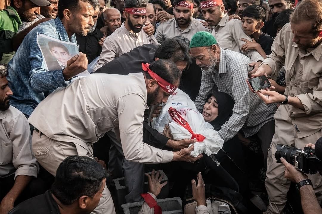 Funeral del estudiante iraní Mohammad Taha Jafari, asesinado por Israel y EEUU en la escuela de Minab en los primeros días de guerra. Foto: HispanTV