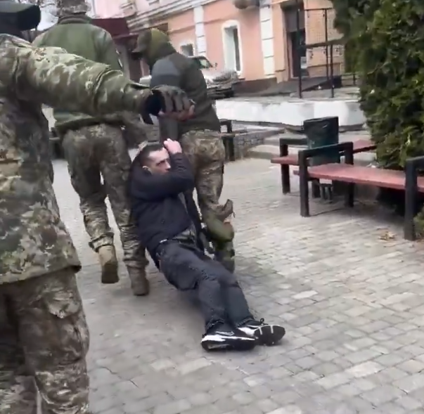 Berlín y Kiev acuerdan el retorno forzoso de hombres ucranianos en edad militar