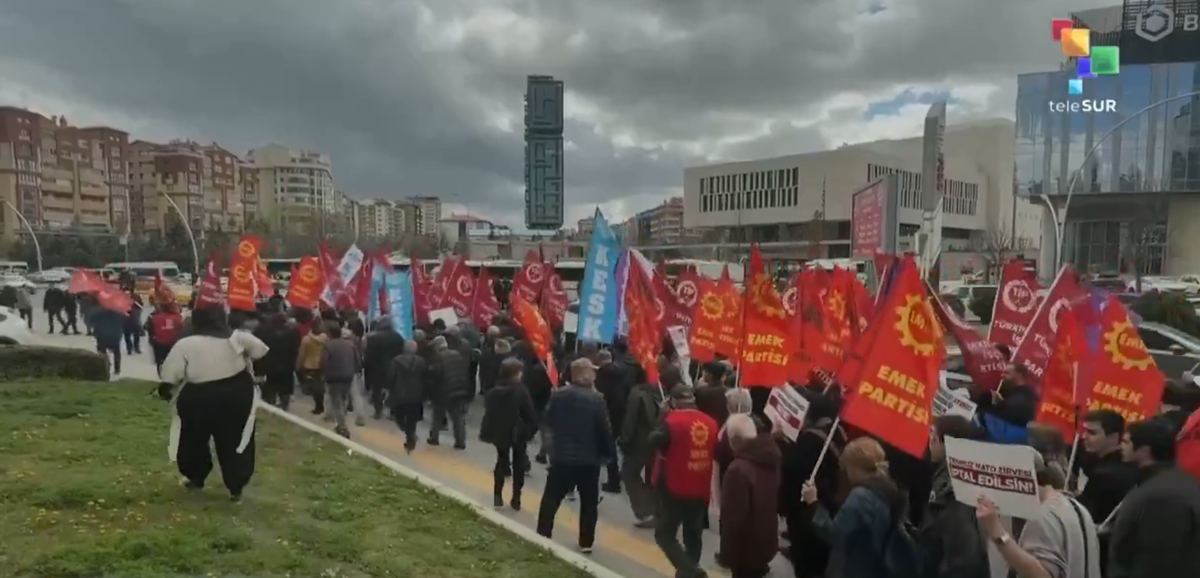 Organizaciones políticas y sociales de Turquía exigen la salida de la OTAN en su aniversario