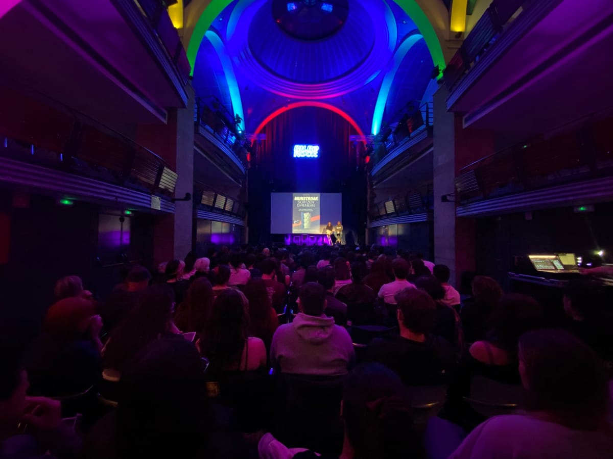 Imagen de archivo de la presentación del documental ‘Cuando surgen los monstruos’ en Bilbo (Bizkaia). Foto: @documental_csm (X)