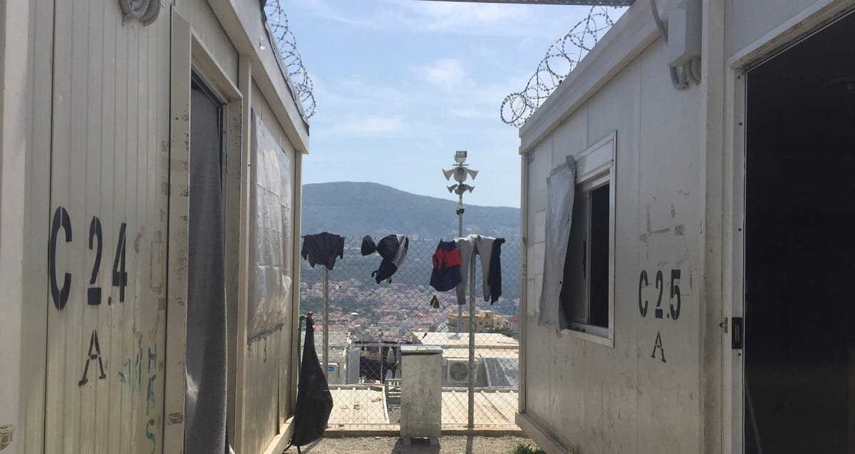 "Centro de detención de migrantes" en Samos. Foto: @NLinGreece (X)