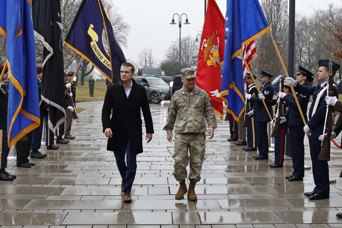 Imagen de archivo del Secretario de Defensa estadounidense Pete Hegseth en Alemania. Foto: @US_EUCOM (X)