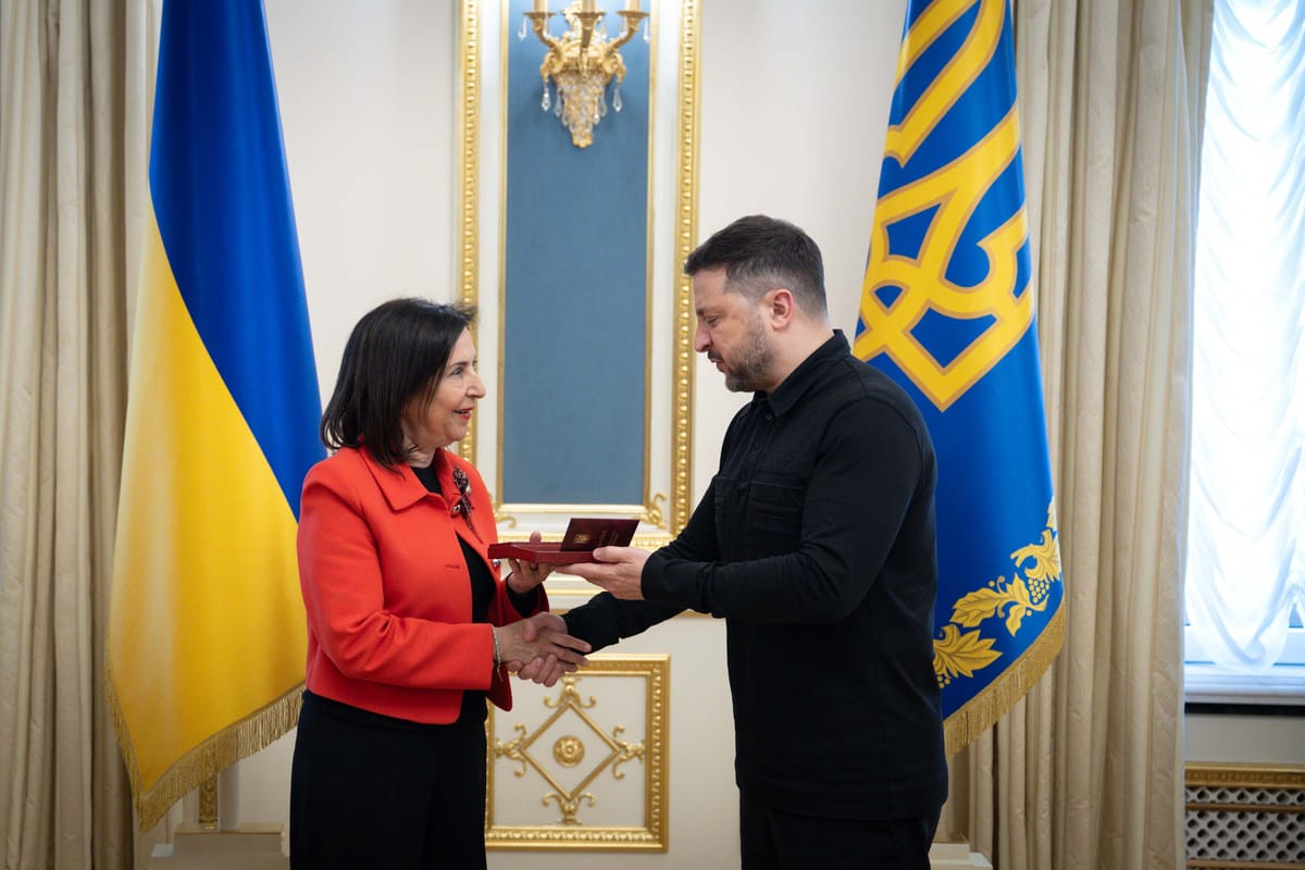 Imagen de archivo de Margarita Robles, ministra española de Defensa, y Volodimir Zelensky, presidente de Ucrania. Foto: @Defensagob (X)