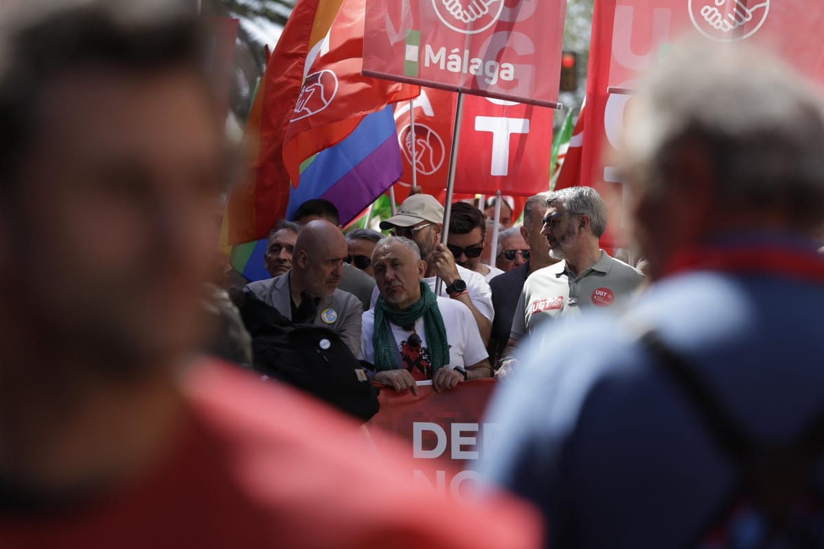 Pepe Álvarez (UGT) y Unai Sordo (CCOO) en la marcha del 1M en Málaga. Foto: @SG_UGT (X)