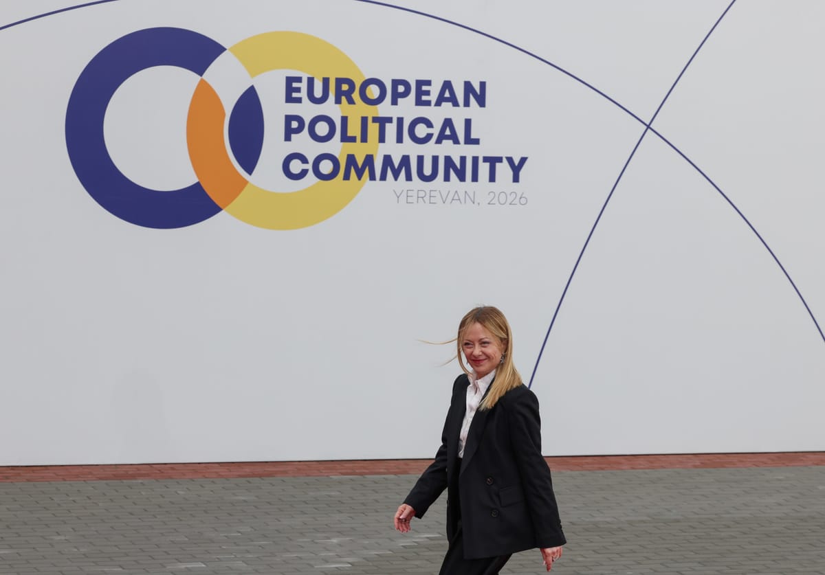 La primera ministra italiana Giorgia Meloni en su visita a Armenia. Foto: EFE
