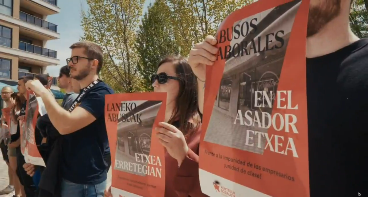 Protesta de la Red de Autodefensa Laboral de Iruñerria ante Asador Etxea. Foto: @autodefentsare (X)