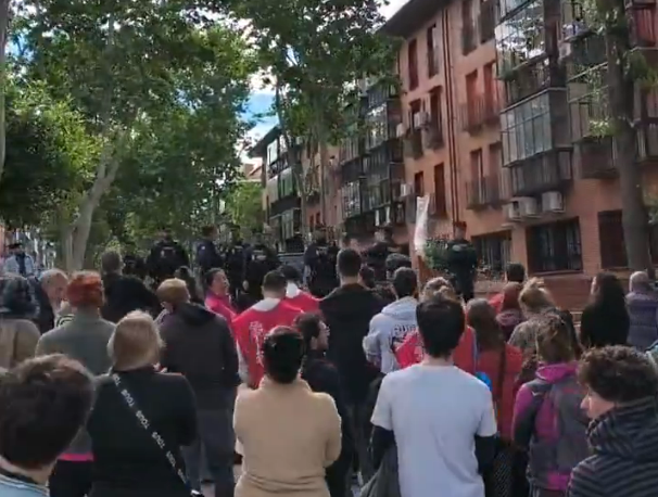 Desahucio de Ana en Carabanchel. Foto: @SVCarabanchel (X)