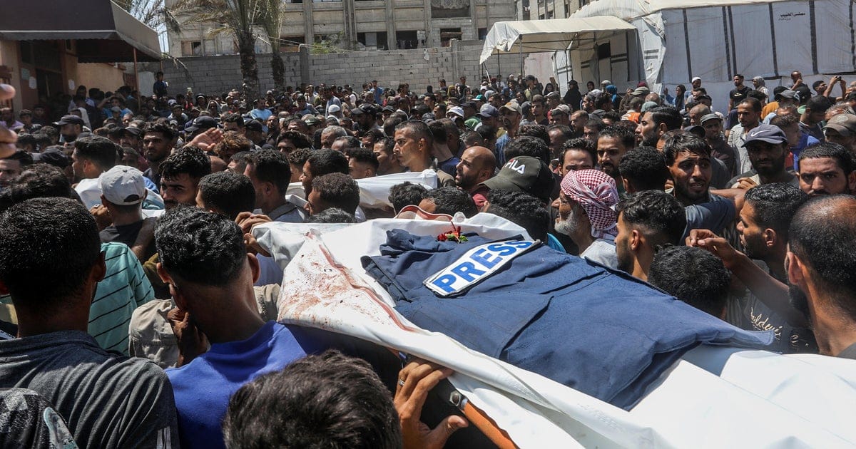 Funeral de varios periodistas palestinos asesinados por el ejército israelí. Foto: Aljazeera