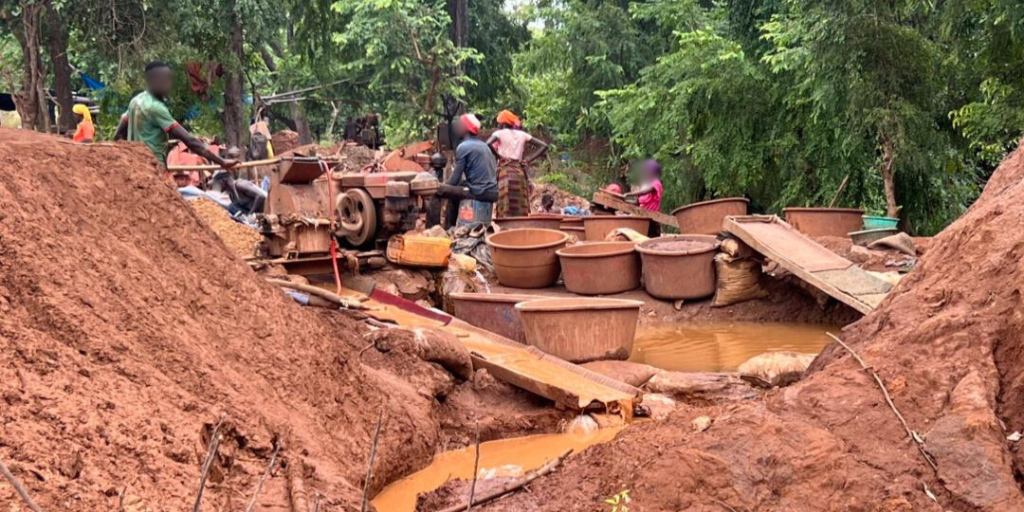 Mina de oro ilegal en Guinea. Foto: interpol.int