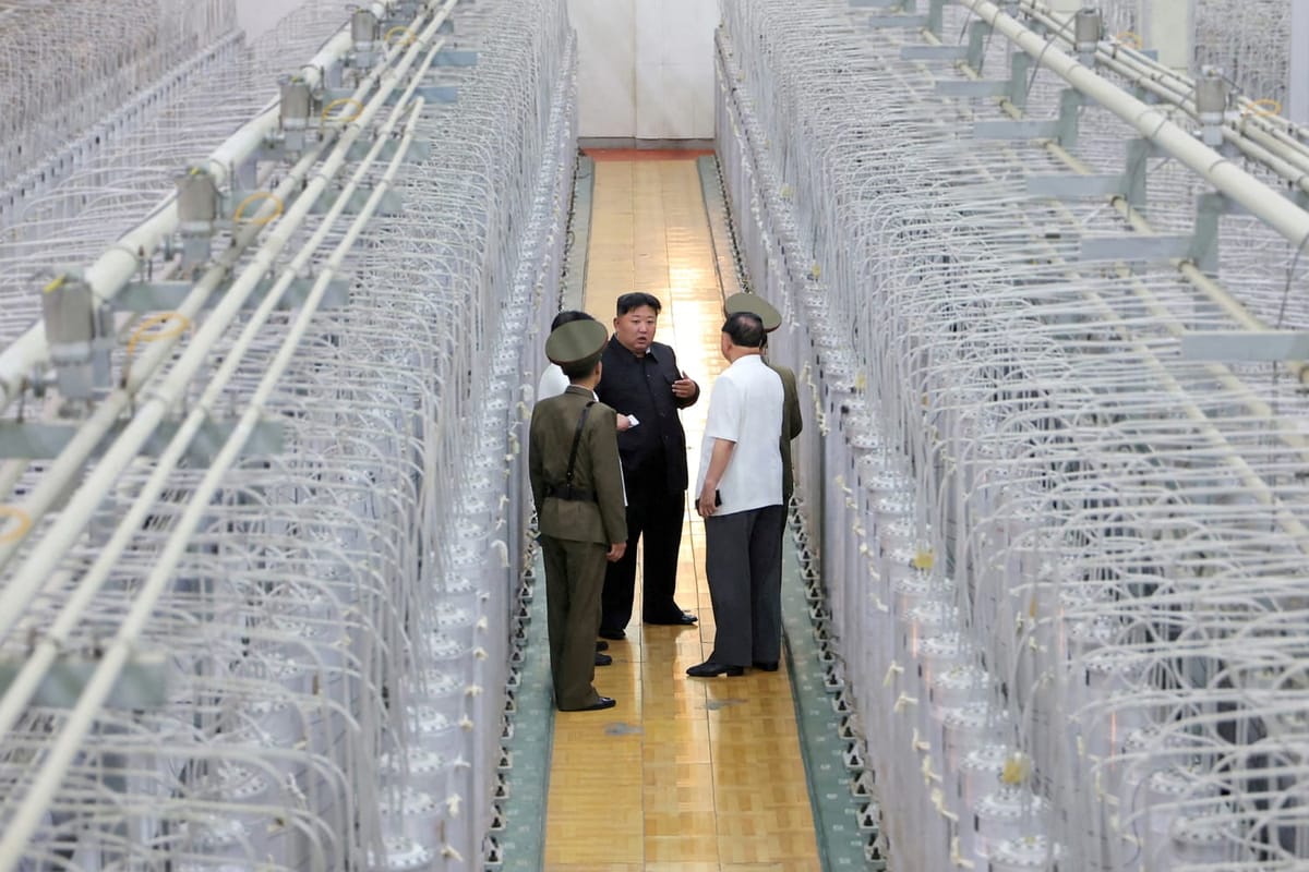 Kim Jong-un visita una nueva instalación nuclear. Foto: KCNA