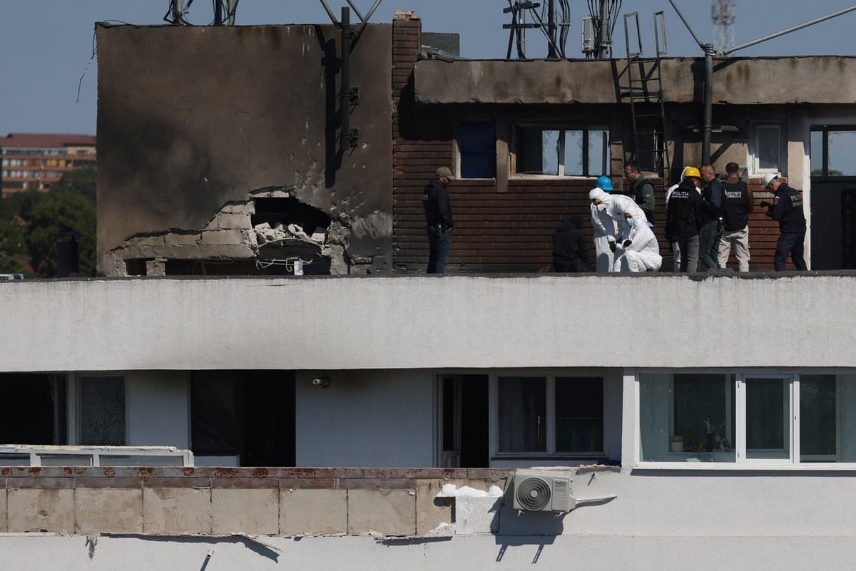 Impacto del dron sobre un edificio en Galați. Foto: wghn.com