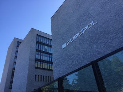 Europol vuelve a señalar la lucha social y la disidencia política como “amenaza terrorista”