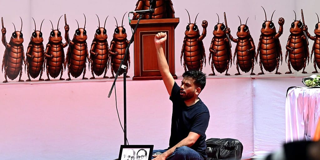 Imagen de archivo de Abhijeet Dipke, lider del Partido Cucaracha. Foto: jacobin.com