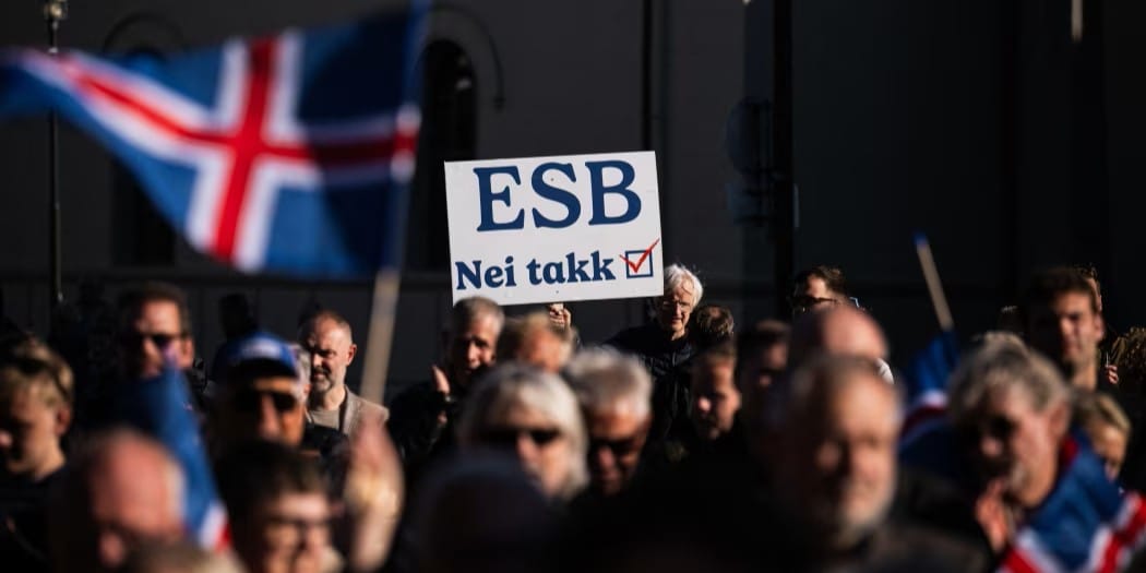 Un cartel dice «UE, no gracias» durante una manifestación celebrada la semana pasada en Reikiavik. Foto: Jonathan Nackstrand-AFP