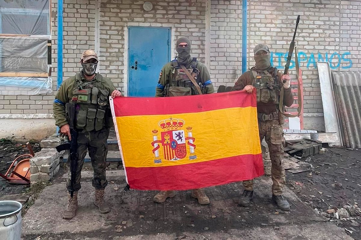 Imagen de archivo de combatientes canarios, malagueños y gaditanos en Ucrania. Foto: vía El Mundo