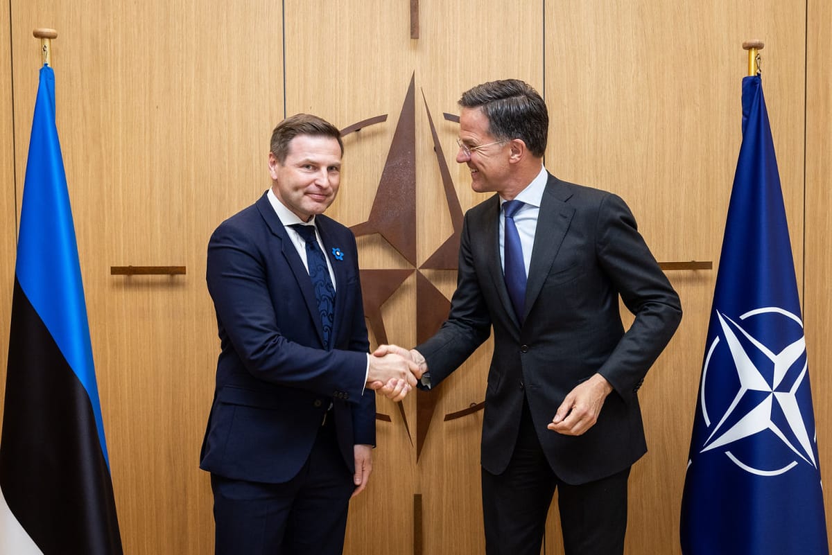Hanno Pevkur junto al secretario general de la OTAN, Mark Rutte. Foto: nato.int