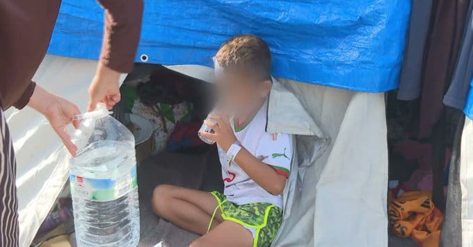 Imagen de Ali tras el disparo en su campamento improvisado en Ceuta. Foto: lasexta.com