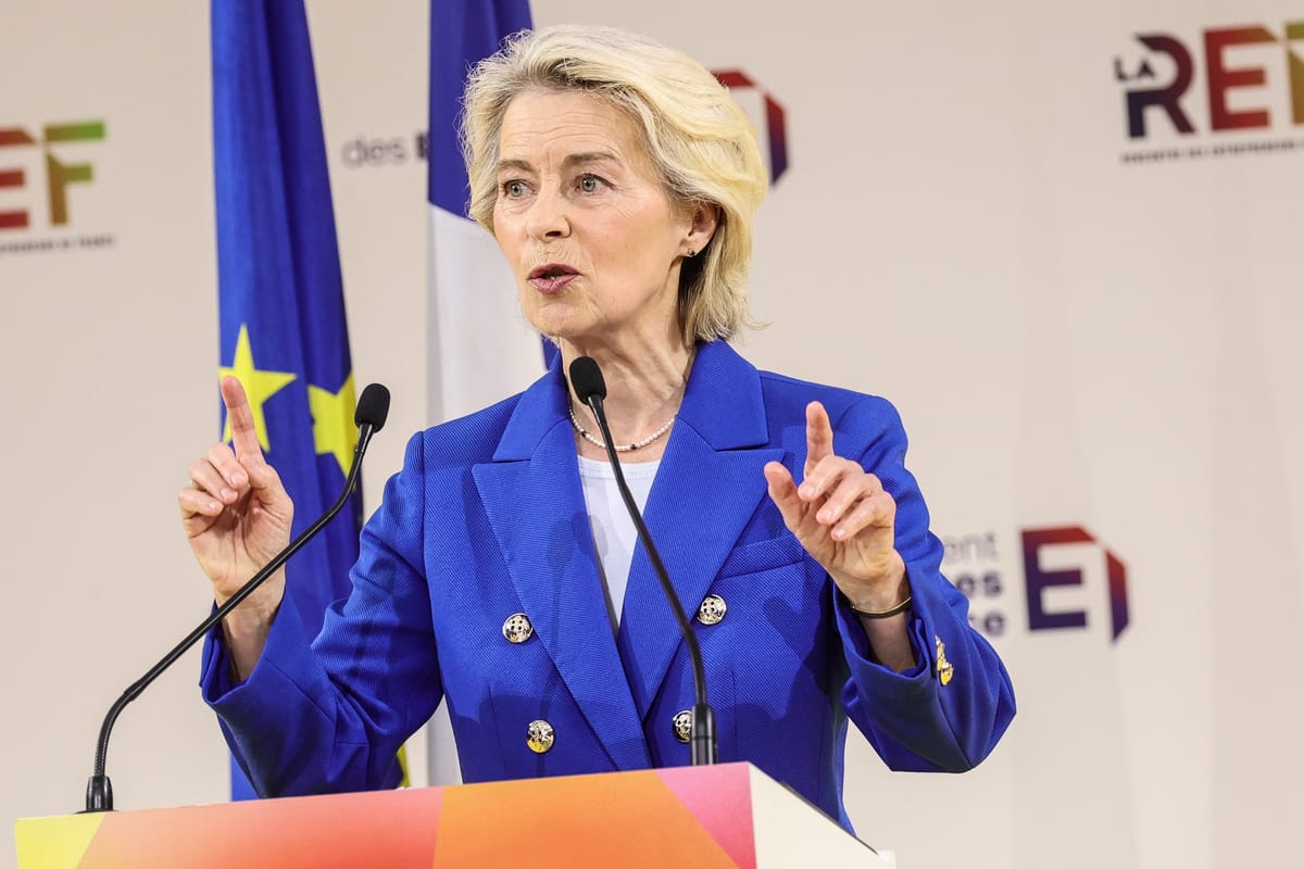 Ursula von der Leyen en el encuentro de empresarios y emprendedores MEDEF, en París. Foto: abc.es