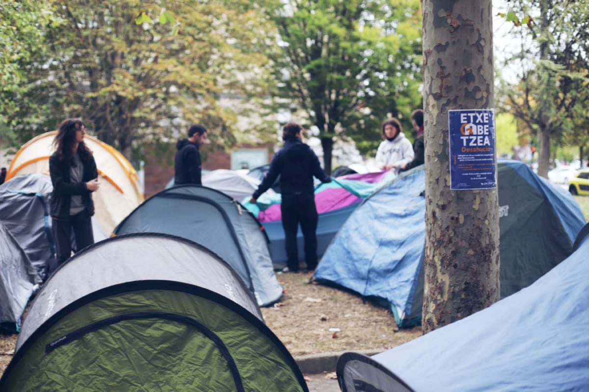 Acampan en Gasteiz contra un desahucio previsto para hoy