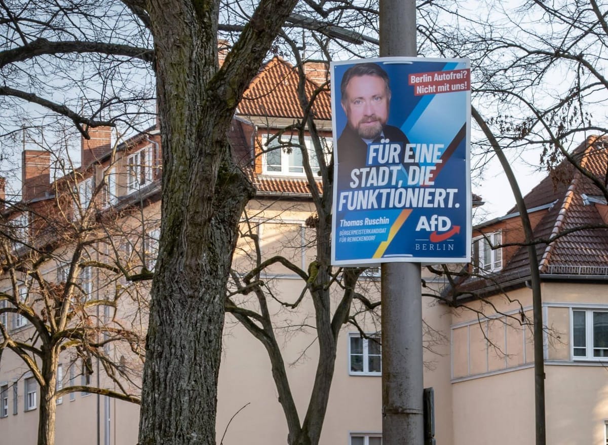 Imagen de archivo de la propaganda electoral de la AfD con la imagen de su candidato, Thomas Ruschin. Foto: N/D.