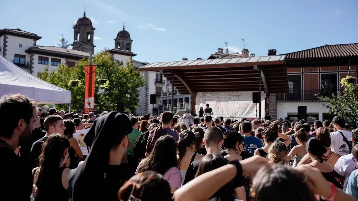 Más de 4.000 jóvenes cierran en Elizondo el Gazte Topagune Sozialista