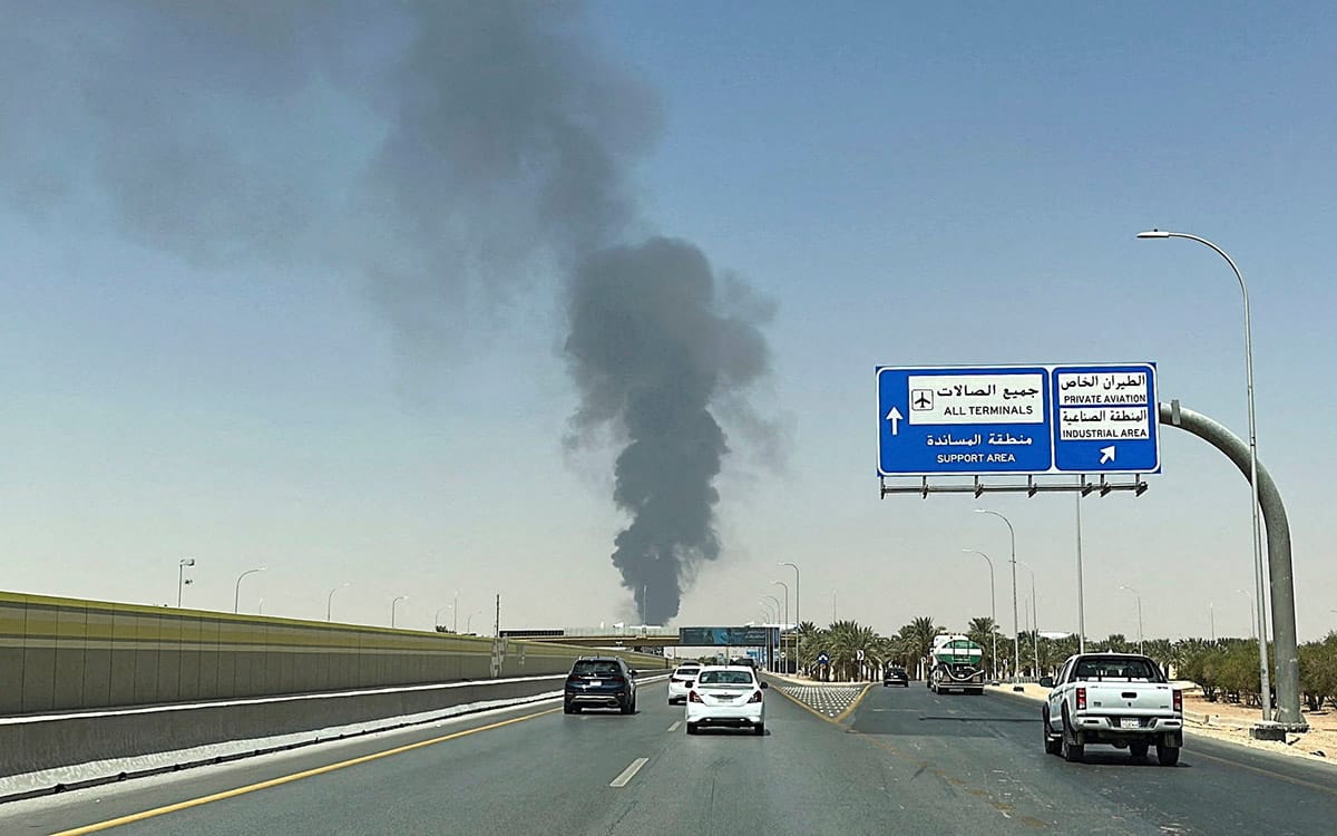 Un ataque con misil contra el aeropuerto de Riad deja 13 muertos y más de 300 heridos
