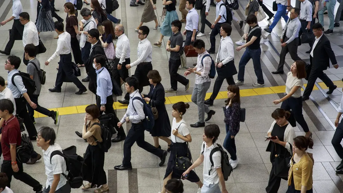 Uno de cada cinco jóvenes japoneses que deja su trabajo tiene que recurrir a "agencias de renuncia"