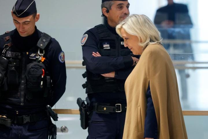 La Fiscalía francesa solicita cinco años de inhabilitación para Marine Le Pen por malversación de fondos