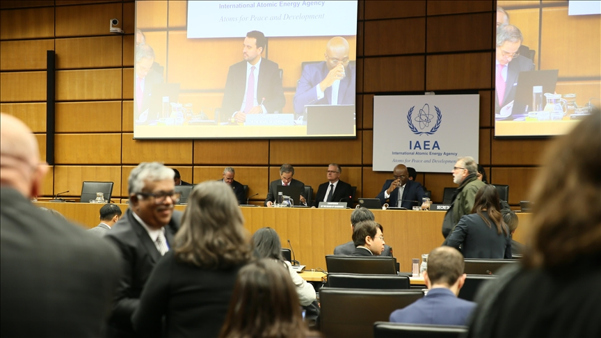 Irán y Europa retoman negociaciones tras tensiones con el OIEA