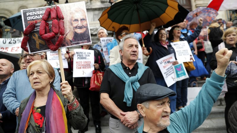 Las pensiones contributivas subirán un 2,8% en 2025, 40 euros más al mes en promedio