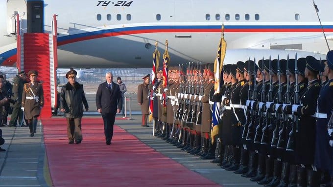 El ministro de Defensa ruso visita Corea del Norte para conversaciones con líderes militares y políticos
