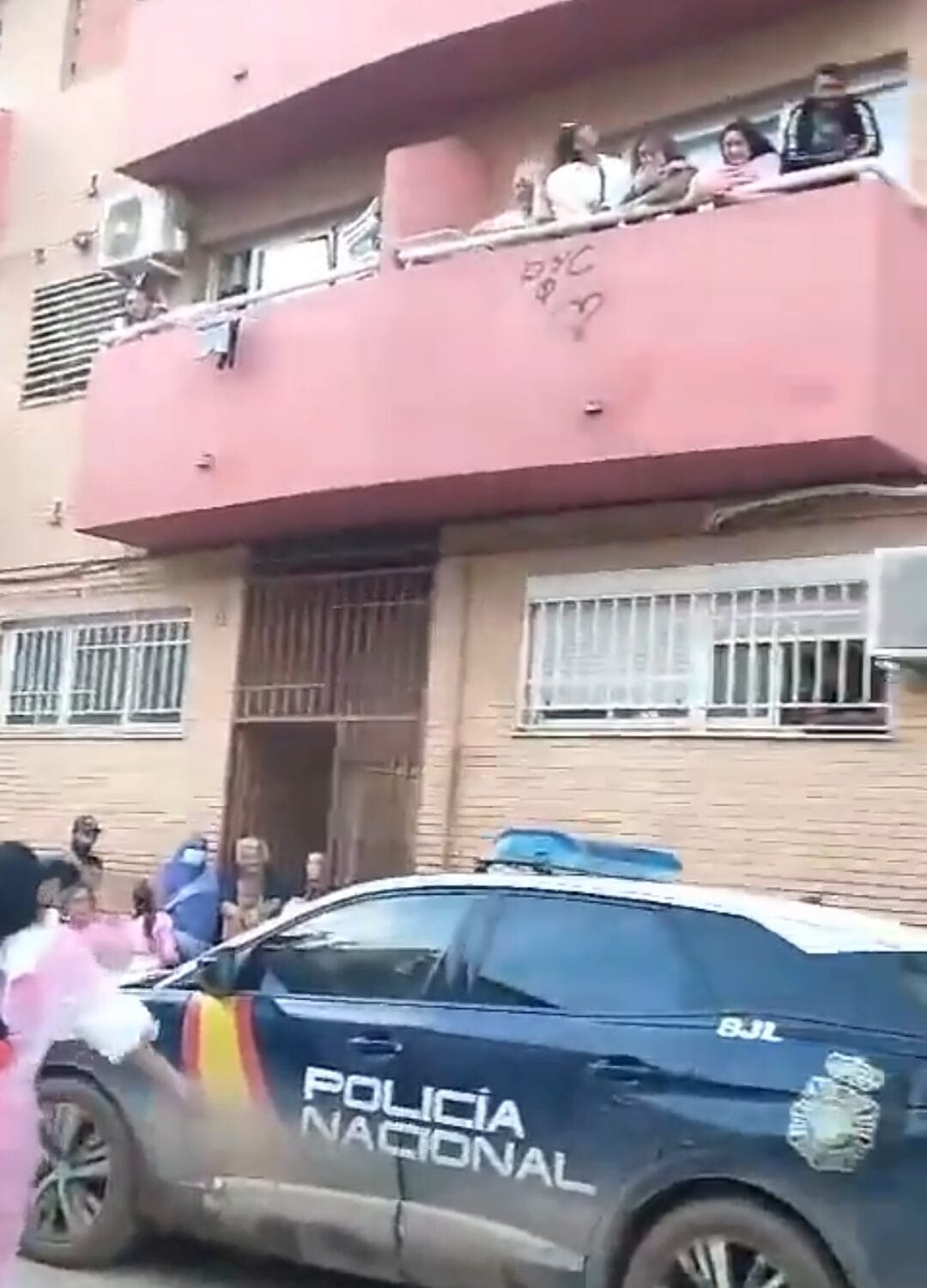Desahucio en El Raval de Algemesí mientras el barrio sigue en condiciones críticas