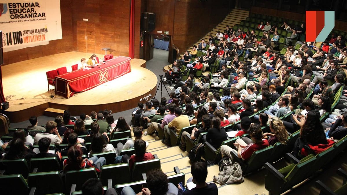 Cientos de personas acuden a la Universidad Popular