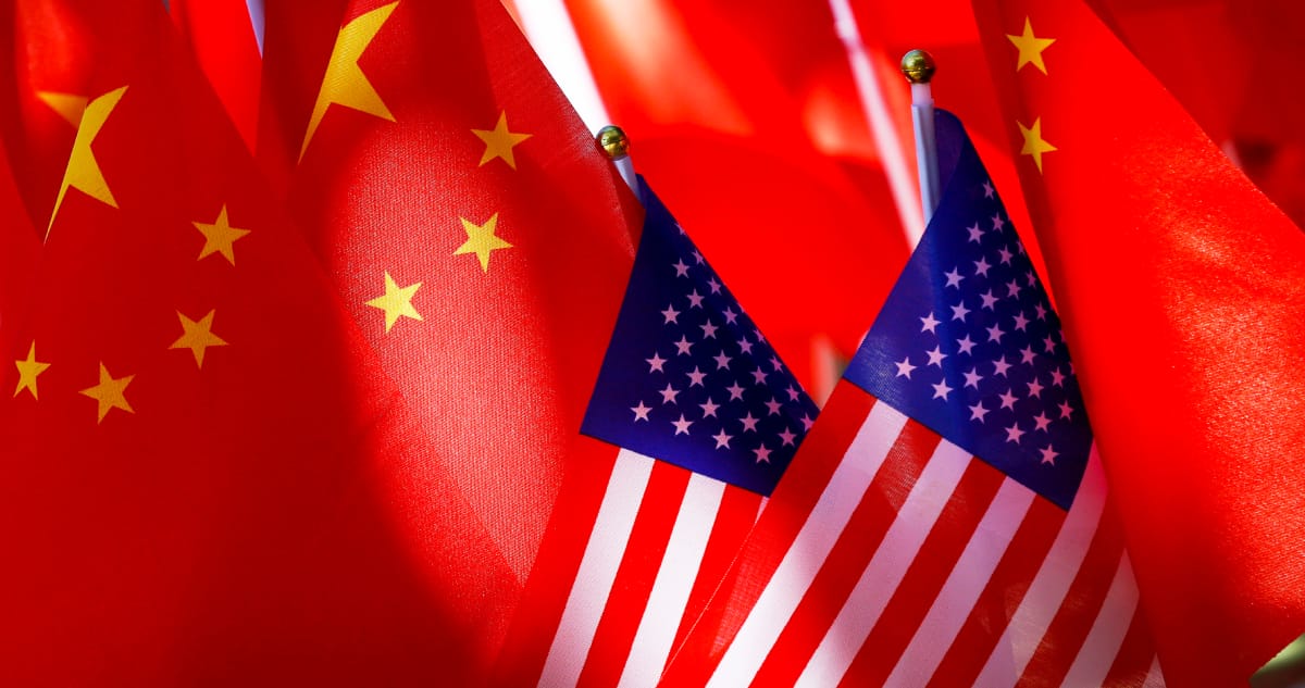 China prohíbe exportaciones estratégicas a EEUU